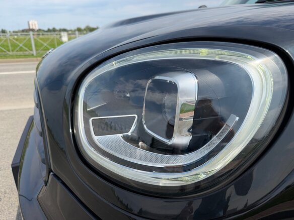 2021 Mini Countryman One D II Рестайлинг, чёрный, 2600000 рублей - вид 9