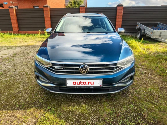 2020 Volkswagen Passat DSG7 B8, синий, 3390000 рублей - вид 1
