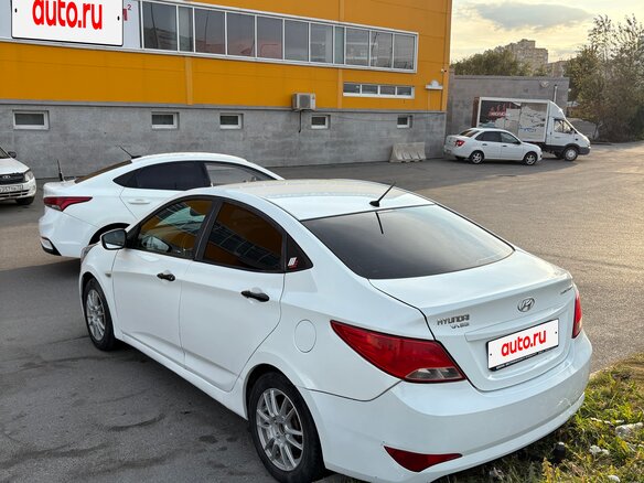 2015 Hyundai Solaris I Рестайлинг, белый, 550000 рублей - вид 7