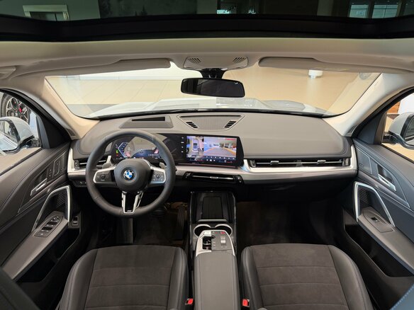 2026 BMW X1 Long 25Li xDrive III (U11/U12), серый, 5990000 рублей - вид 19