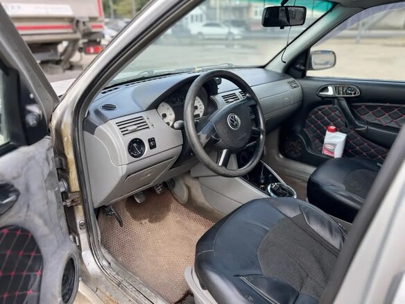 2005 Volkswagen Pointer, серебристый, 50000 рублей - вид 4