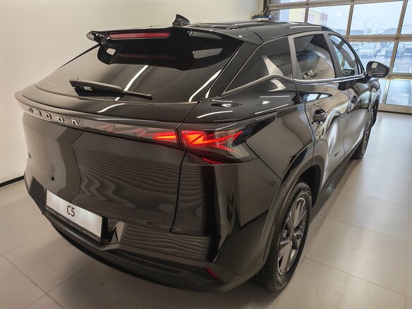 2026 Omoda C5 II, чёрный - вид 4