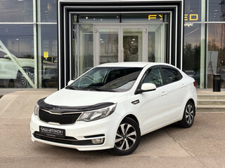 2016 Kia Rio III Рестайлинг, белый, 915000 рублей, вид 1