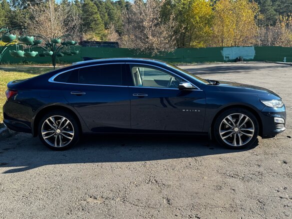 2019 Chevrolet Malibu IX Рестайлинг, синий, 2240000 рублей - вид 9