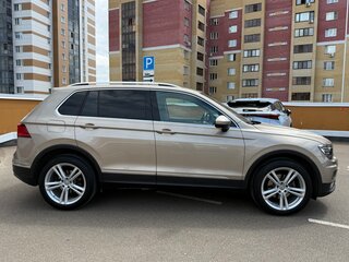 2017 Volkswagen Tiguan II, бежевый, 2290000 рублей, вид 4