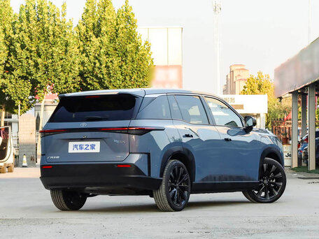 2026 Toyota bZ3X 58.3 kWh, синий, 2750000 рублей, вид 4