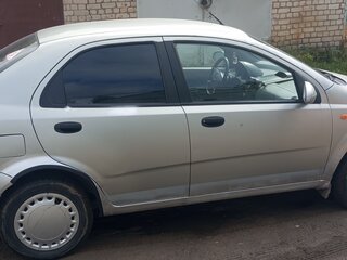 2004 Chevrolet Aveo I, серебристый, 125000 рублей, вид 3