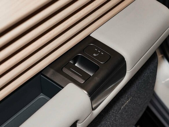 2026 Audi E5 83 kWh, серебристый, 7620000 рублей - вид 18