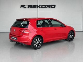 2014 Volkswagen Golf VII, красный, 1349000 рублей, вид 4