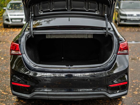 2017 Hyundai Solaris II, чёрный, 1044000 рублей - вид 13