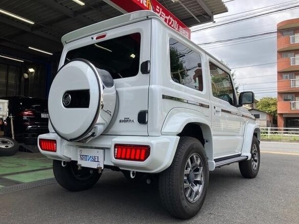 2023 Suzuki Jimny Sierra IV, белый, 1800000 рублей - вид 6