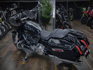 2025 Harley-Davidson Road Glide, чёрный, 3290000 рублей, вид 3