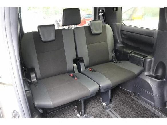 2021 Toyota Noah III (R80) Рестайлинг, белый, 2050000 рублей - вид 20