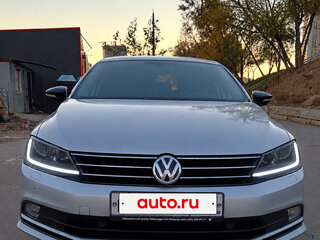 2018 Volkswagen Jetta VI Рестайлинг, серебристый, 1435000 рублей, вид 2