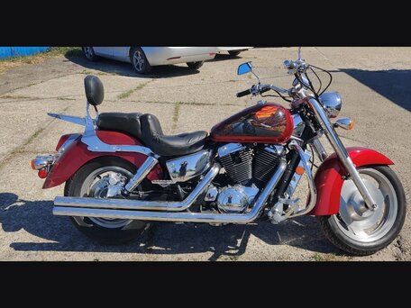 2004 Honda VT 1100, красный, 580000 рублей, вид 1