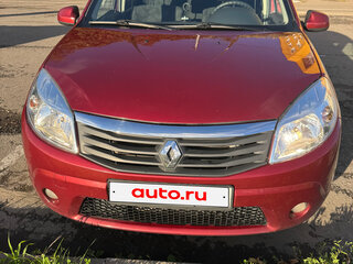 2011 Renault Sandero I, красный, 700000 рублей, вид 2