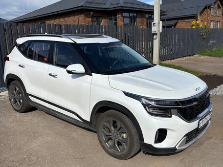 2024 Kia Seltos I Рестайлинг, белый, 2250000 рублей, вид 3