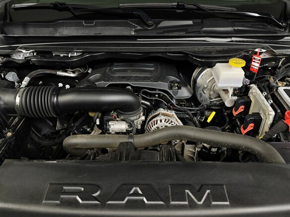 2019 Ram 1500 Crew Cab V, белый, 7200000 рублей - вид 10