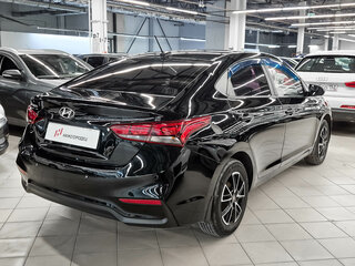 2017 Hyundai Solaris II, чёрный, 963000 рублей, вид 3
