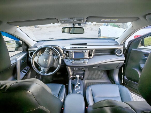 2013 Toyota RAV4 IV (XA40), чёрный, 2000000 рублей - вид 8