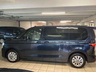 2022 Volkswagen Multivan T7, синий, 3900000 рублей, вид 4