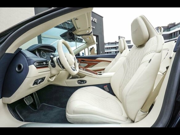 2025 Aston Martin DB12, синий, 36500000 рублей - вид 7