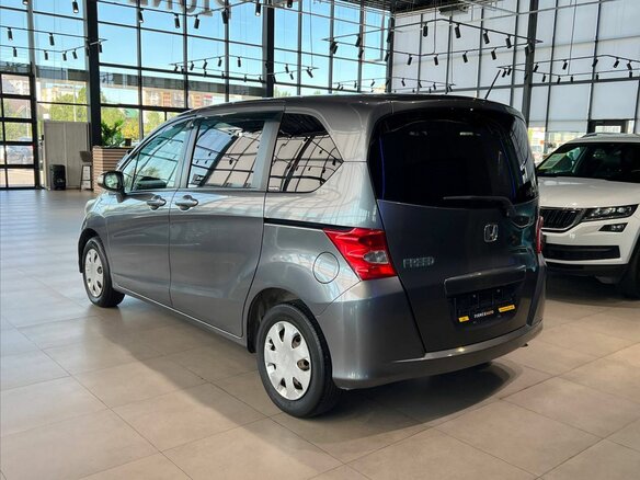2010 Honda Freed I, серый, 950000 рублей - вид 6