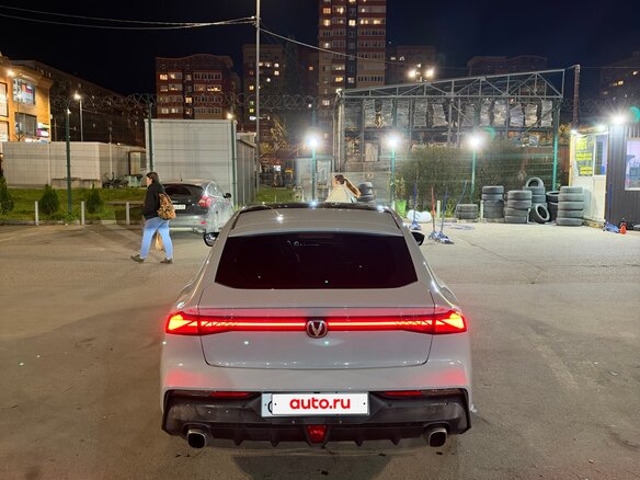 2023 Changan UNI-V I, серебристый, 2100000 рублей - вид 3