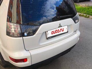 2011 Mitsubishi Outlander II Рестайлинг, белый, 999000 рублей, вид 4