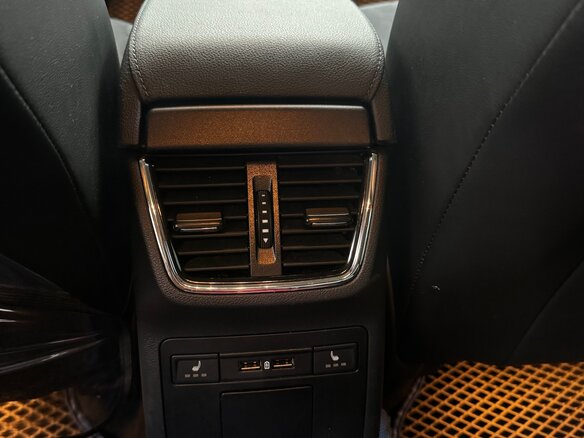 2017 Skoda Octavia III (A7) Рестайлинг, синий, 2200000 рублей - вид 13