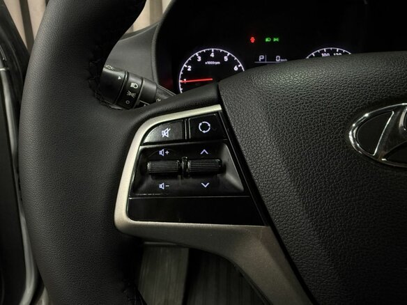 2017 Hyundai Solaris II, серебристый, 1199900 рублей - вид 8