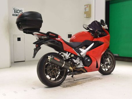 2015 Honda VFR 800, красный, 745000 рублей, вид 5