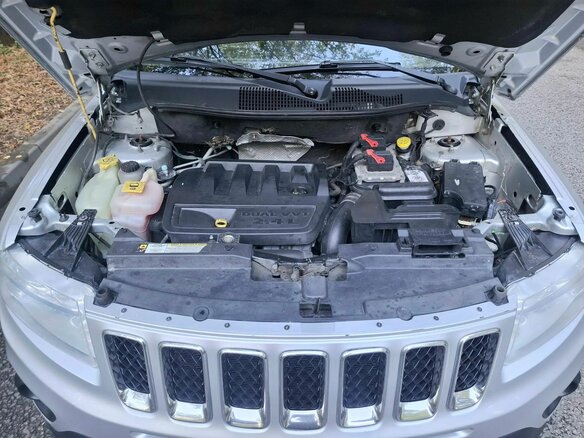 2011 Jeep Compass I Рестайлинг, серебристый, 990000 рублей - вид 23