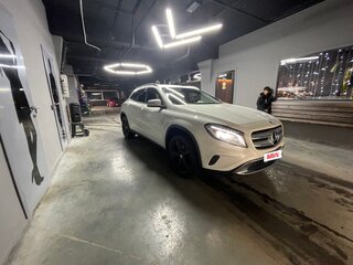 2016 Mercedes-Benz GLA 250 I (X156), белый, 2699000 рублей, вид 3