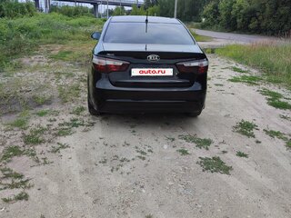 2015 Kia Rio III Рестайлинг, чёрный, 700000 рублей, вид 4