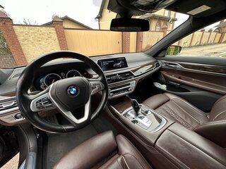2016 BMW 7 серии Long 730Ld xDrive VI (G11/G12), серый, 3850000 рублей, вид 5