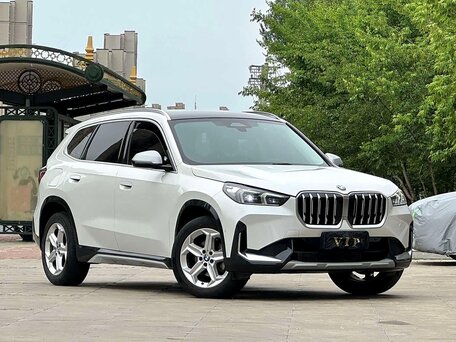 2023 BMW X1 Long 20Li sDrive III (U11/U12), белый, 2650000 рублей, вид 3