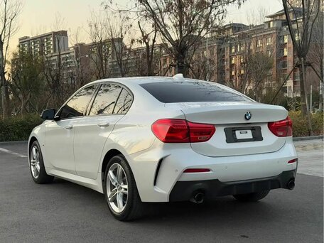 2022 BMW 1 серии 120i III (F52) Рестайлинг, белый, 1910000 рублей, вид 5