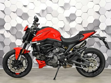 2023 Ducati Monster 937, красный, 877000 рублей, вид 4