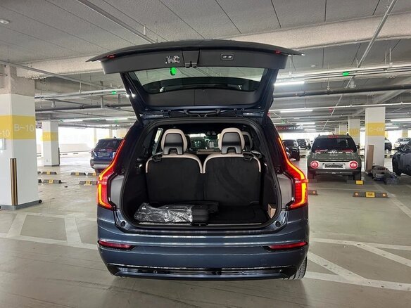 2026 Volvo XC90 B6 II Рестайлинг 2, синий, 9600000 рублей - вид 13