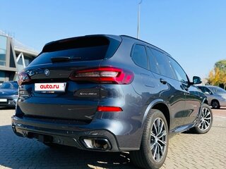 2022 BMW X5 45e IV (G05/G18), синий, 4990000 рублей, вид 3