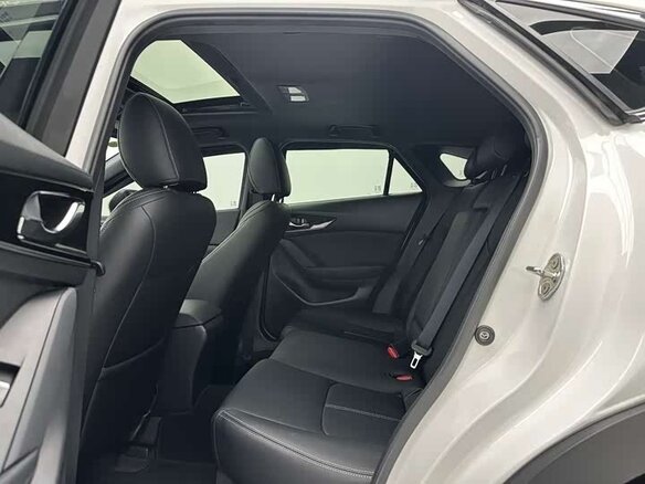 2022 Mazda CX-4 I Рестайлинг, белый, 2482000 рублей - вид 16
