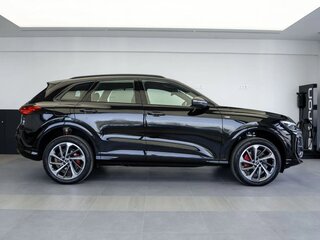 2025 Audi Q5 40 TDI III (GU), чёрный, 8790000 рублей, вид 5