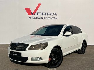 2011 Skoda Octavia II (A5) Рестайлинг, белый, 850000 рублей, вид 1