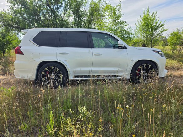 2016 Lexus LX 570 III Рестайлинг 2, белый, 10700000 рублей - вид 5