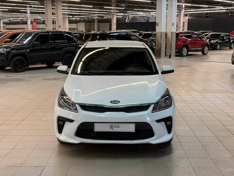 2018 Kia Rio IV, белый, 999000 рублей, вид 2