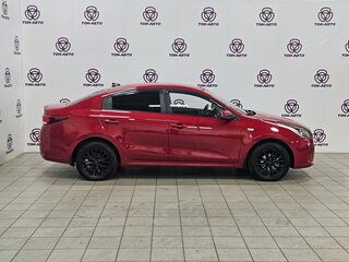 2017 Kia Rio IV, красный, 1289000 рублей, вид 4