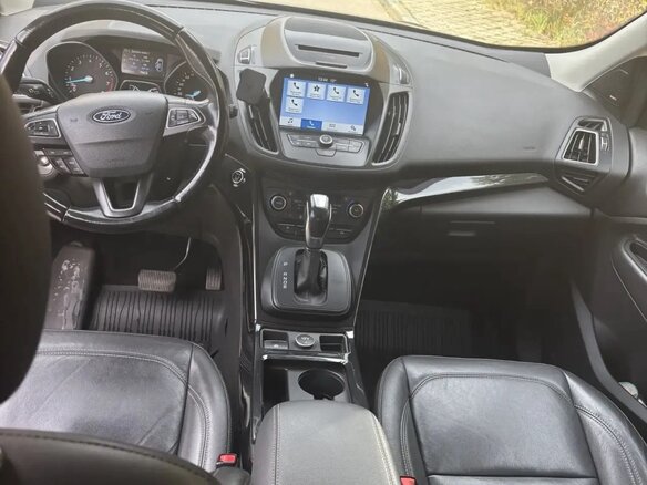 2017 Ford Kuga II Рестайлинг, чёрный, 1900000 рублей - вид 16
