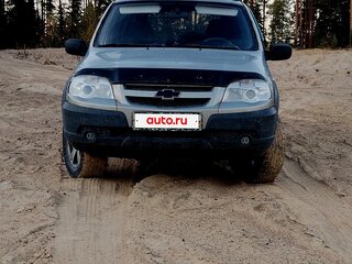 2011 Chevrolet Niva I Рестайлинг, серый, 299000 рублей, вид 2