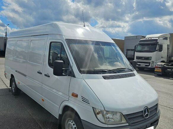 2018 Mercedes-Benz Sprinter, белый, 1380000 рублей - вид 2